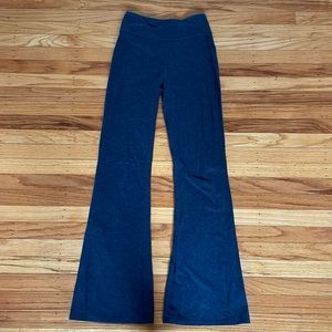 Hollister Heather Gray Flared Leggings/Yoga Pants